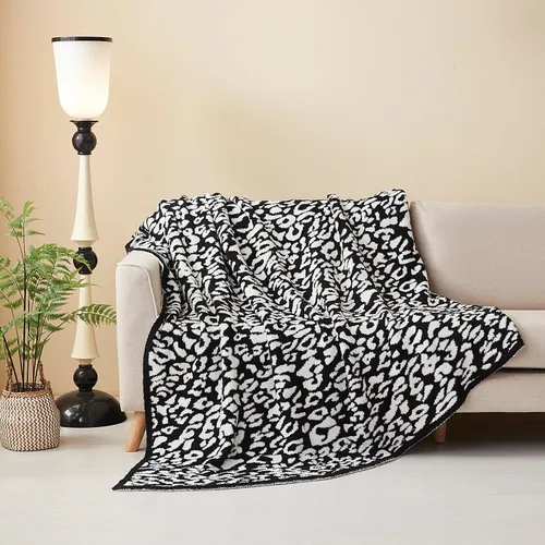 Vista 4 de MH MYLUNE HOME Manta de leopardo ultra suave, color blanco y negro, 50 x 60 pulgadas Reversible Cheetah Print Blanket, Comfy Fluffy Fuzzy Plush