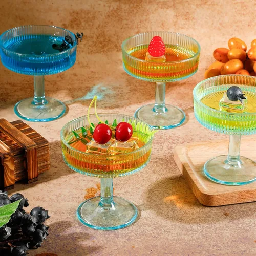 Vista 5 de Teenyyou 8 vasos de Martini vintage acanalados de 7 onzas, copas de Martini de champán, cristalería clásica de cóctel, cristalería acanalada Azul