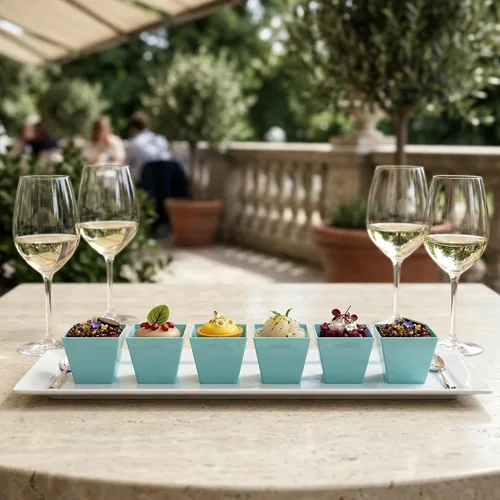 Vista 3 de Restaurantware Mini vaso de postre Kova de 2 onzas, elegantes vasos cuadrados de plástico rosa en polvo: perfecto para servir postres y muestras