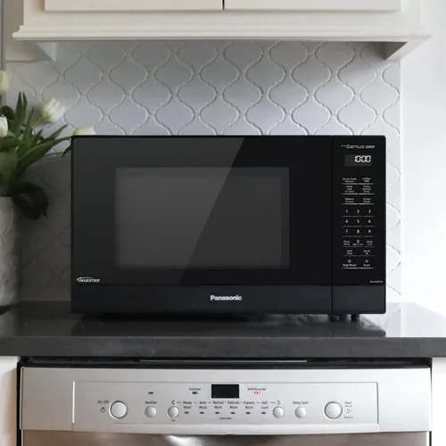 Vista 13 de Panasonic NN-SN65KB Horno de microondas con tecnología Inverter 1200W, 1.2 pies cúbicos. Pequeño con Sensor Genius de cocción de un toque, botón