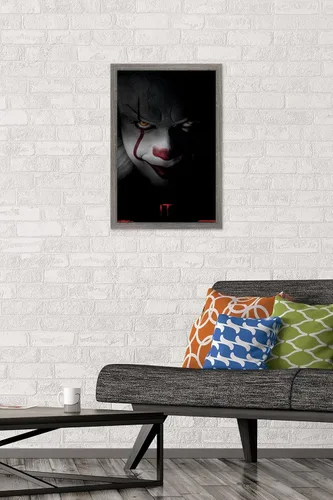 Vista 2 de Trends International IT-Pennywise - Póster de pared, 14.725 x 22.375 pulgadas, versión enmarcada de madera de granero