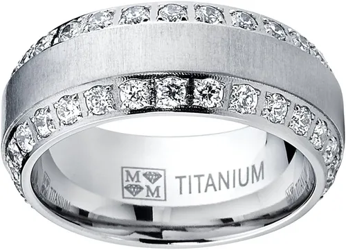 Vista 2 de Metal Masters 1.8Ct Anillo de compromiso o boda para hombre, de titanio con acabado domo cepillado, con circonia cúbica, 8 mm