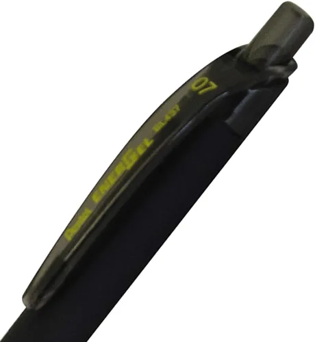 Vista 4 de Pentel EnerGel Kuro - Bolígrafo de gel líquido, (punta de 1/32 pulgadas - 0.7 mm) línea media, tinta negra, paquete de 12 (BL437R1-A)