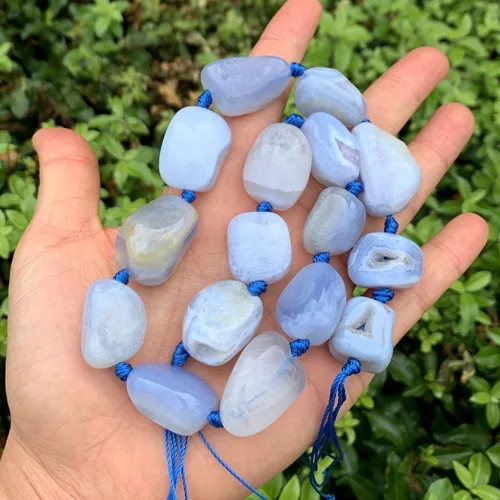 Vista 3 de Adabele Cuentas de piedras preciosas perforadas grandes de cuarzo de ágata de encaje azul pulido natural de 15 pulgadas