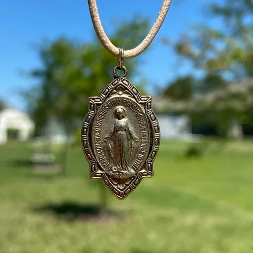Vista 2 de Medalla milagrosa de regalo para mujer, joyería de la Virgen María, amor eterno, María y Cristo, madre bendita, dijes de medalla milagrosa, regalos