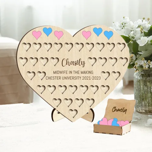 Vista 9 de Contador de nacimiento personalizado para estudiantes partera con 50 espacios para bebés, tablero de madera en forma de corazón