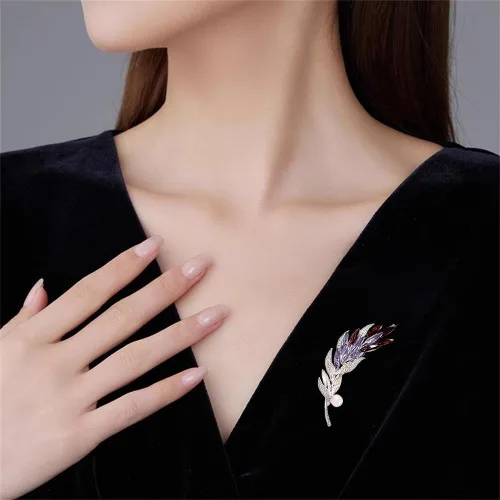 Vista 5 de Broche de perlas de plumas de diamantes de imitación para mujeres y hombres, delicado y colorido de circonita cúbica de cristal de circonita cúbica