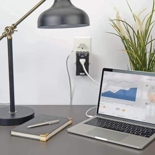Vista 2 de Tripp lite Isobar Barra protectora con salida de 8 contactos contra sobretensiones, con cable de 25 pies, enchufe de ángulo recto para diagnóstico