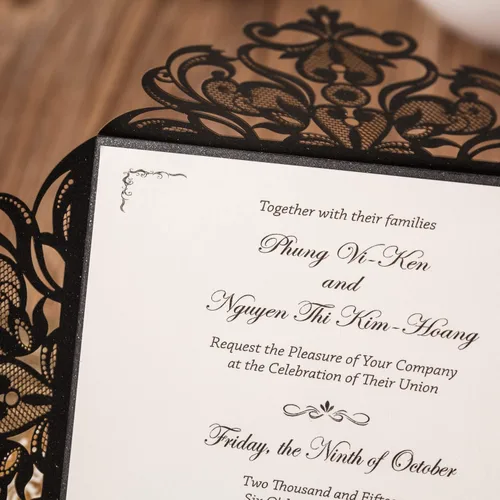 Vista 6 de Hosmsua 50 tarjetas de invitación de boda negras cortadas con láser con sobres, invitaciones de rosa hueca de 6.3 x 6.3 pulgadas para boda