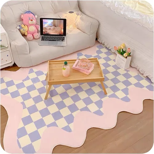 Vista 10 de Alfombra de área irregular morada, una alfombra decorativa moderna y simple impresa con patrones de tablero de ajedrez morado y blanco, tapete