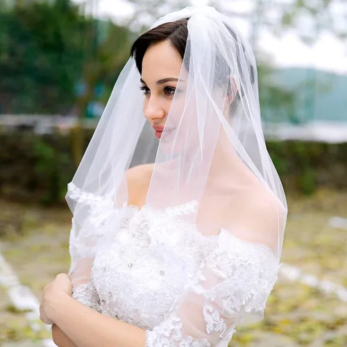 Vista 6 de Unsutuo Velo de boda marfil con apliques de encaje cortos para novia, longitud al hombro, velo de tul nupcial con peine para mujeres y niñas