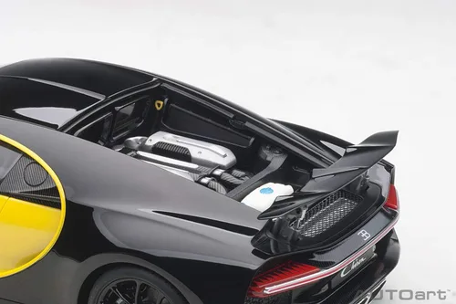Vista 5 de Autoart Bugatti Chiron Jaune Molsheim Amarillo y Nocturne Negro Modelo 1/18
