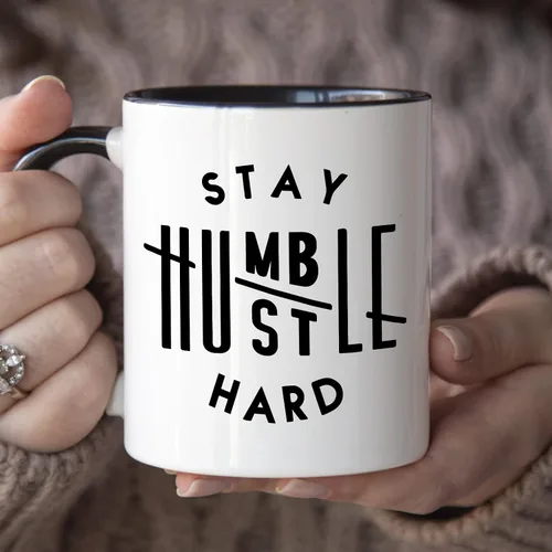 Vista 3 de YouNique Designs Taza dura Stay Humble Hustle, de 11 onzas, taza de café para hombres y mujeres, taza de café Boss Lady para mujeres, taza de café