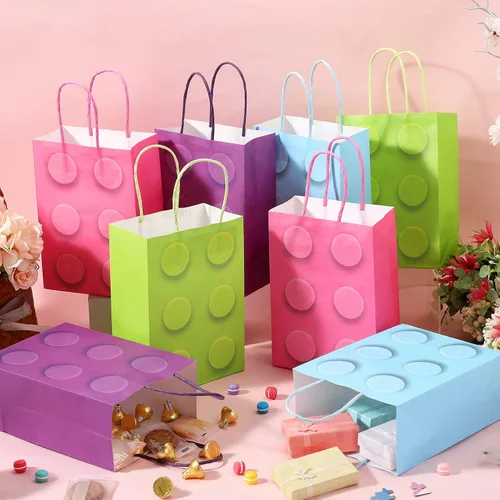 Vista 2 de PerKoop 24 bolsas de bloques de construcción, bolsas de papel para dulces de ladrillos, bolsas de regalo de fiesta con asa para niñas, bloques