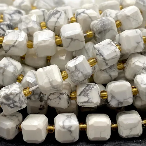 Vista 5 de ABCGEMS Cuentas de howlita blanca California (una técnica de corte revolucionaria aporta un aspecto más dinámico a un cubo tradicional) piedra