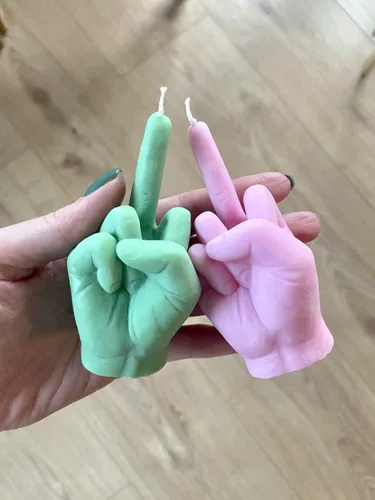 Vista 2 de Middle Finger Candle, Homemade soy candle, Hand Fuck Candle, Teen Room Decor Candle, Funny Aeshetic Candle, Hippie Candle (White, COCONUT)