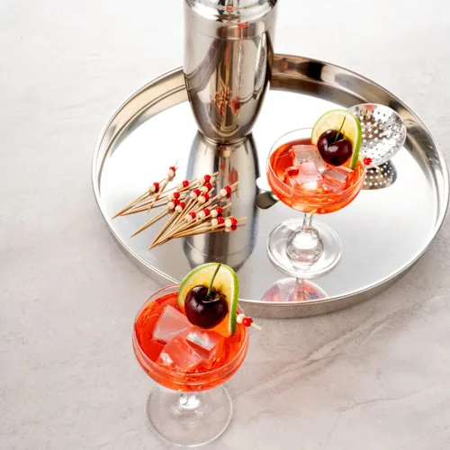 Vista 10 de Restaurantware Pinchos de comida de 2.8 pulgadas, 100 palitos de canapé con cuentas, resistentes, desechables, color rojo y crema, púas de madera