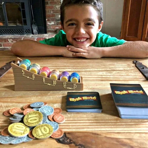 Vista 5 de ThinkFun Mystic Market Strategy - Juego de cartas para 2-4 jugadores, edades +10, un emocionante juego rápido, perfecto tanto para familias como