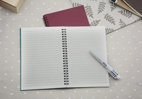 Vista 3 de Yansanido - Cuaderno de notas con tapa blanda (A5, 4 unidades, 120 páginas, 60 hojas)