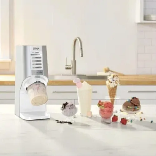 Vista 2 de Ninja NC100 CREAMi Breeze 5 en 1 Máquina para hacer helados y golosinas congeladas, para helados, gelatos, sorbetes, batidos de leche, cuencos