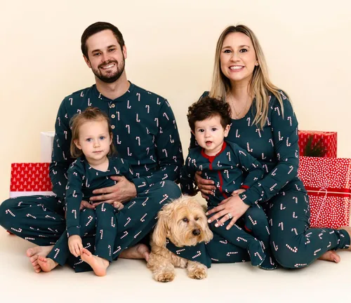 Vista 2 de Owlivia Pijamas de Navidad de Halloween para la familia, pijamas de algodón orgánico a juego candies