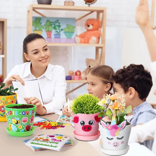 Vista 7 de Capoda Juego de 24 macetas de jardín, kit de manualidades, macetas de plástico de primavera para vivero con calcomanías, tablas de crecimiento