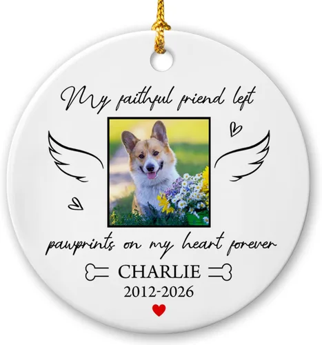 Vista 22 de Marco de fotos conmemorativo personalizado para mascotas, adorno de Navidad 2025, Un pedazo de mi corazón vive en el cielo, adorno de cerámica