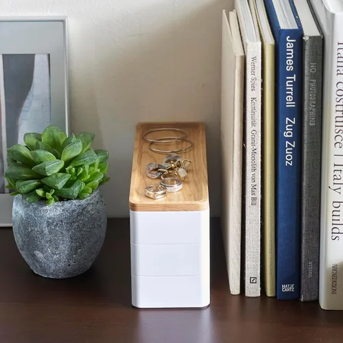 Vista 7 de YAMAZAKI Home Rin Reloj Apilable Y Estuche De Accesorios, Joyero Organizador Para Gafas - Plástico + Madera
