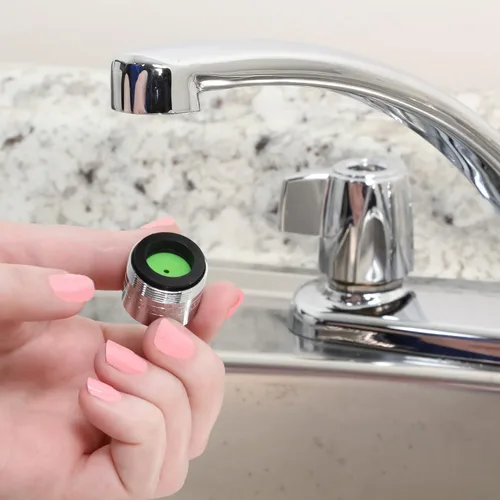 Vista 8 de Danco 10485 Aireador de grifo de ahorro de agua extra de doble rosca, verde, 1.0 GPM, cromado