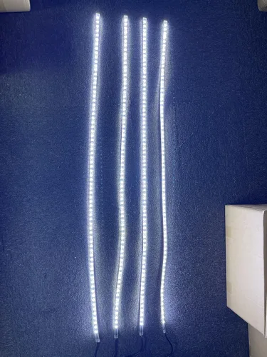 Vista 2 de NA Super Bright - Kit de 4 tiras de luces LED blancas puras de 6.5 pies, 4 enchufes DC12V intermitentes IP68, impermeables, luces de neón LED