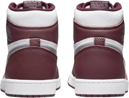 Vista 4 de Nike Men's Air Jordan 1 Retro High OG Sneaker