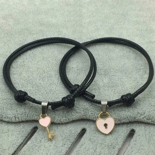 Vista 5 de MileHouse - Pulsera de moda para niñas y mujeres, 1 pieza de bisutería con cierre de llave, diseño de corazón, color negro