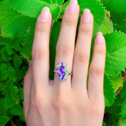 Vista 2 de Anillo ajustable de cuento de hadas con cambio de color de unicornio para niñas