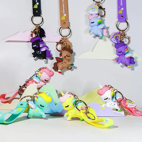 Vista 5 de BEXOA Bonito llavero de regalo de Navidad Mochila Kawaii de Año Nuevo con dije de unicornio de dibujos animados llavero de auto para mujeres