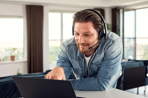 Vista 8 de Sennheiser PC 8.2 CHAT, auriculares con cable para juegos casuales, aprendizaje electrónico y música, micrófono con cancelación de ruido, control