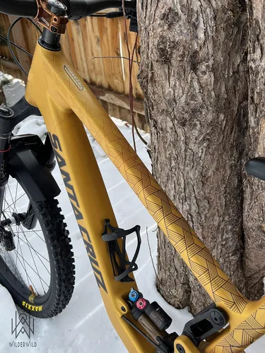 Vista 7 de Cinta de Protección para Marco de Bicicleta - Envoltura de Vinilo Transparente de Alto Impacto Incluye Herramienta (4"x72") Protector de Marco