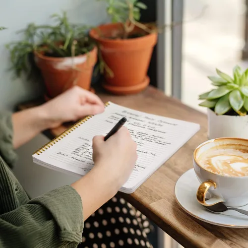 Vista 7 de ZICOTO Cuaderno estético en espiral para mujer, bonito cuaderno de notas con rayas universitarias de 10.5 x 8.5 pulgadas, con bolsillos grandes