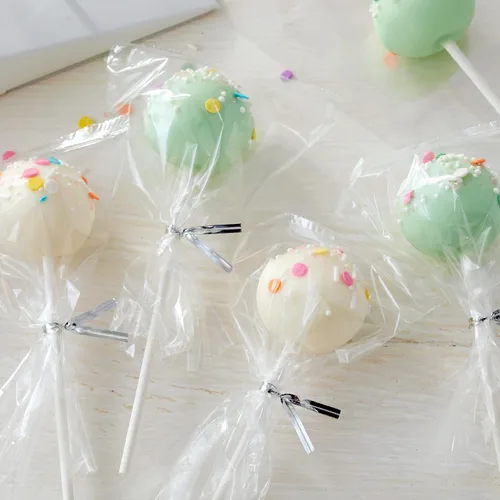 Vista 6 de Wilton 2104 – 0032 Candy Melts DIP y clip Decoración Essentials Set