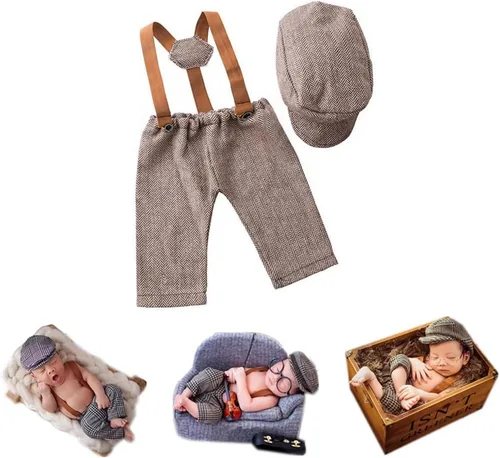 Vista 8 de Accesorios para fotografías de bebé recién nacido o de meses, con gorra a rayas y mameluco