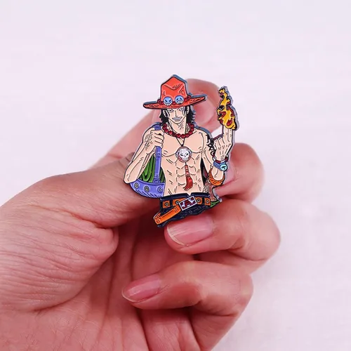 Vista 2 de Alfileres esmaltados de personajes de anime OnePiece Los pines de metal para cosplay de anime son perfectos para mochilas, bolsos, ropa y regalos