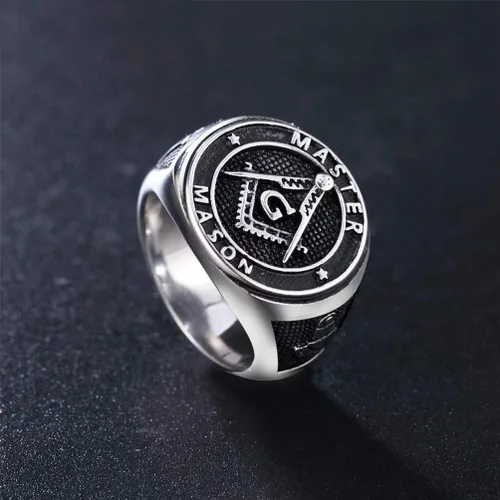 Vista 3 de EZSONA - Anillo de acero inoxidable para hombre, diseño de maestro masónico, chapado en oro plateado