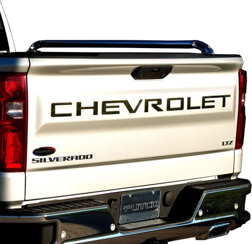 Vista 4 de Kit de letras para puerta trasera Putco Chevrolet - Acero inoxidable - Letras cortadas - Compatible con Chevy Silverado 2019-2026
