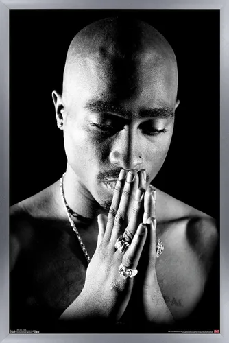 Vista 11 de Trends International Tupac - Póster de pared rezando, 14.725 x 22.375 pulgadas, versión enmarcada de madera de granero