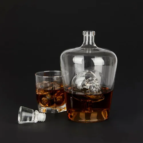 Vista 4 de Balvi - Decantador de whisky venenoso. Botella de licor de 1L (33-3/4 onzas) de capacidad. Tiene una calavera dentro. Hecho de vidrio.