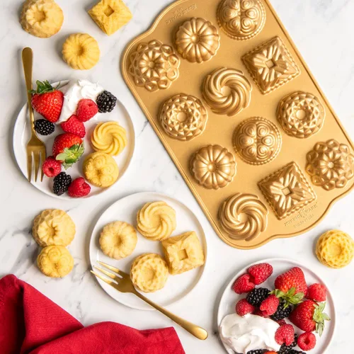 Vista 9 de Nordic Ware Charms Cast Bundt Pan, 1.2 Capacidad de la taza, Oro