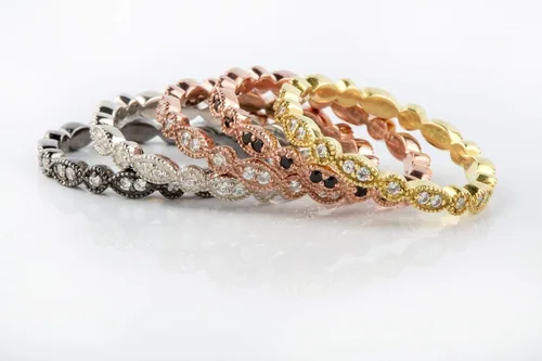 Vista 4 de Elegante joyero Anillo de eternidad de diamantes para mujer en oro macizo de 9k, 14k y 18k, anillo de diamantes milgrain marquesa, banda