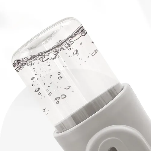 Vista 7 de Dispensador de agua para mascotas con botella de pie, alimentador automático de gravedad de 22.1 onzas líquidas y cuenco de comida de altura