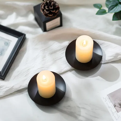Vista 3 de Portavelas de pilar de hierro Inweder: bandeja y placa de vela negra de 4.25" Pedestal Stand for 3 Wick Jar Candles Tealight Gothtic Decor for