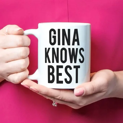 Vista 4 de Fonhark - Gina Knows Best Brooklyn 99 - Taza de café divertida para mujer, 11 onzas, color blanco