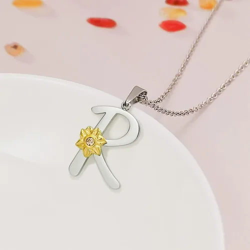 Vista 4 de POWER WING Collar con inicial con alfabeto de girasol dorado y letras plateadas para mujer